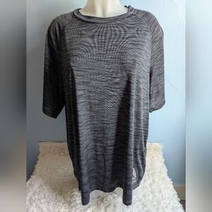 EUC Reebok Men's XL Black and Gray Short Sleeve Tee